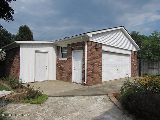 4525 Sandhill Road Louisville, KY 40219 - Photo 26 of 28 IMG_0705