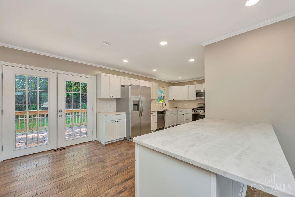2713 John Gray Road Cincinnati, OH 45231 - Photo 9 of 35 Gallery Image 9
