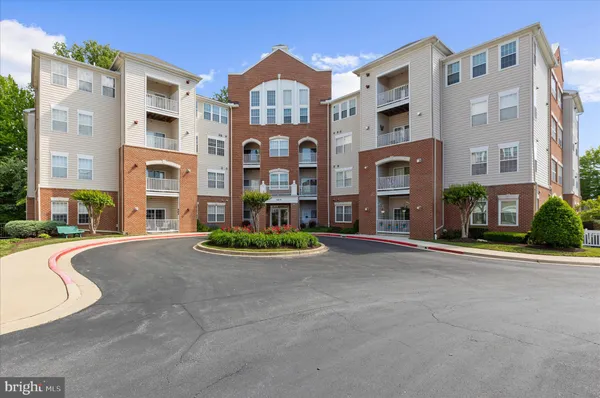$460,000 | 2610 Chapel Lake Drive, Unit 404, Gambrills, MD 21054