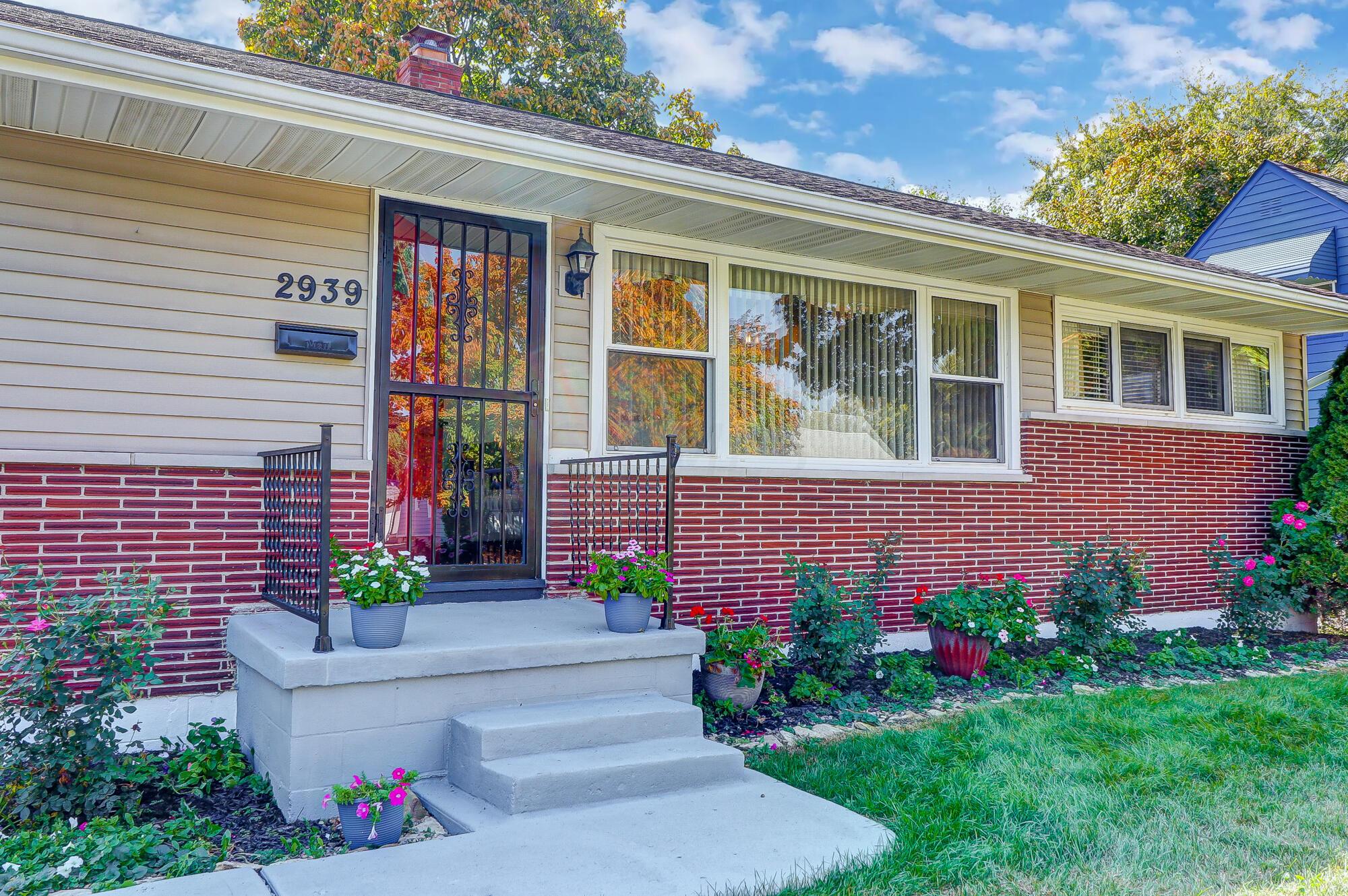 2939 Templeton Road Columbus, OH 43209 - Photo 3 of 33 005