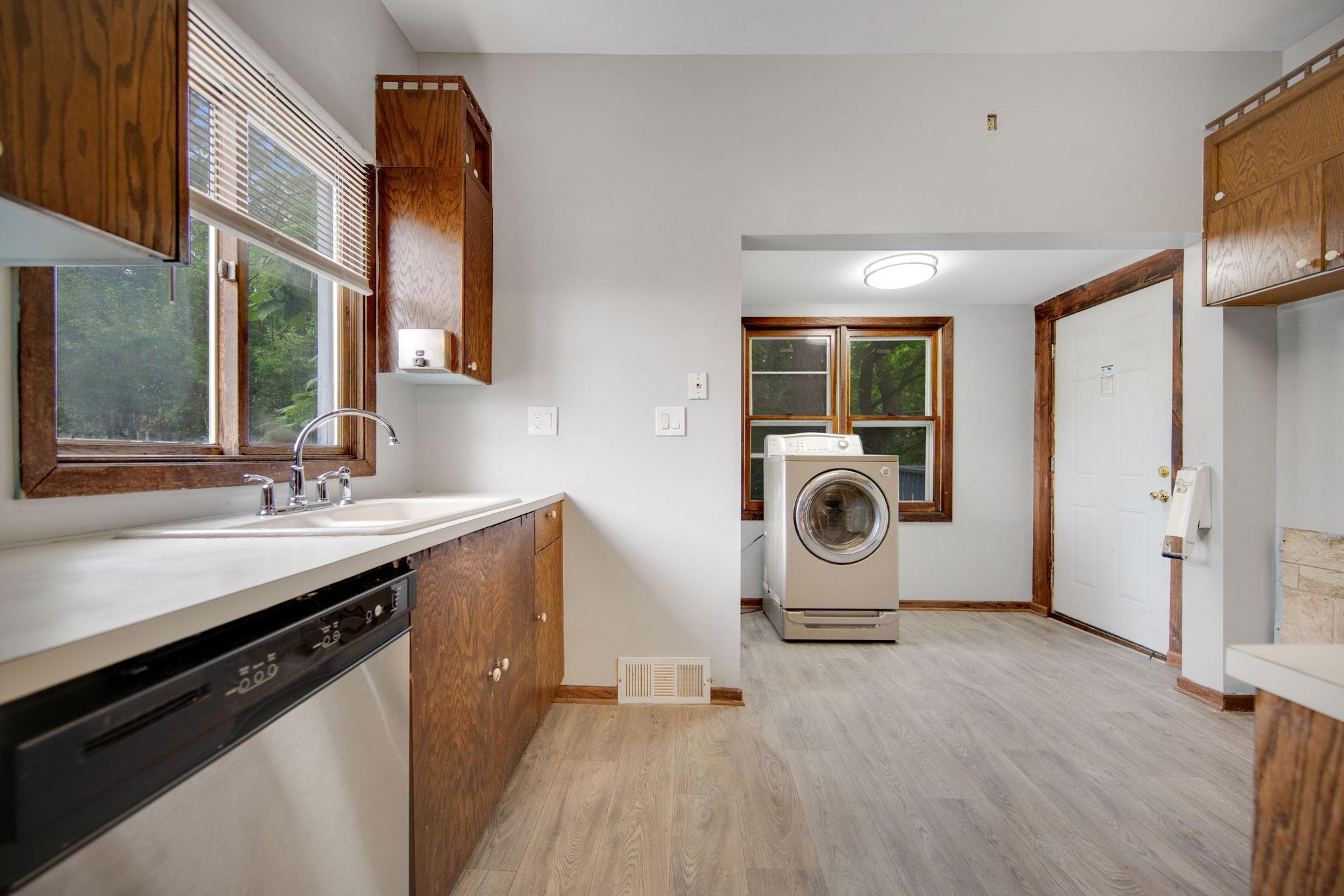 3301 Beard Avenue North Robbinsdale, MN 55422 - Photo 16 of 48