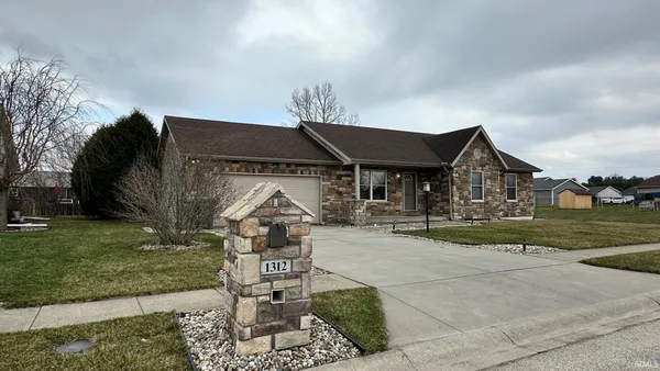 $359,900 | 1312 Red Oak Drive, Goshen, IN 46526