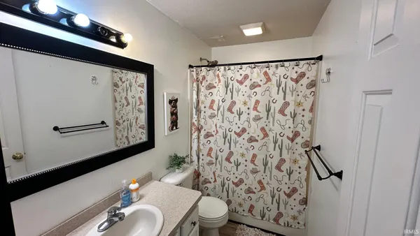 $359,900 | 1312 Red Oak Drive, Goshen, IN 46526