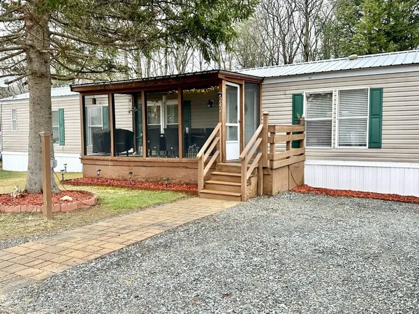 $114,900 | 242 Riverside Drive, Campton, NH 03223