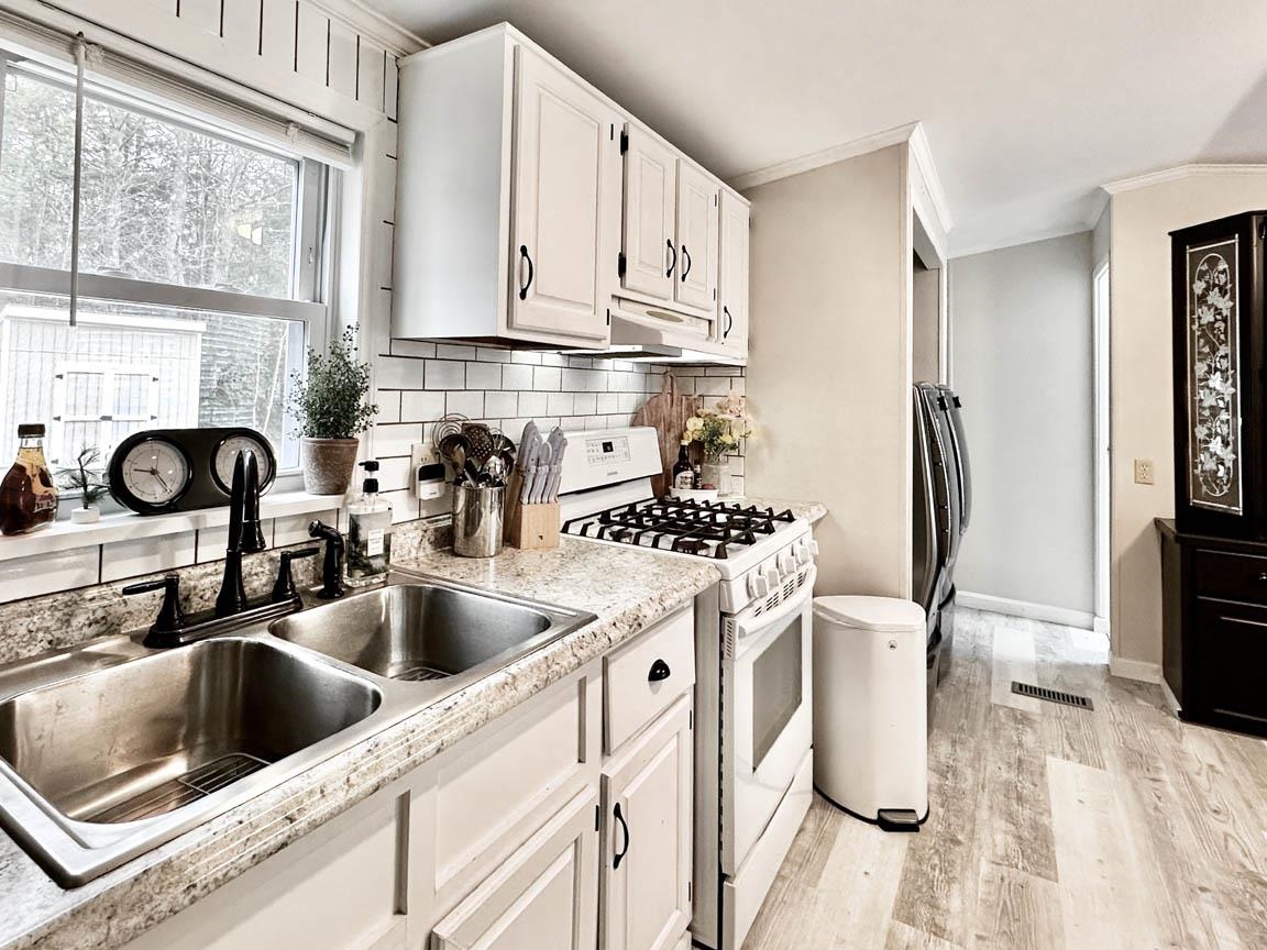 242 Riverside Drive Campton, NH 03223 - Photo 11 of 38