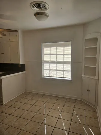 $950 | 2205 25th Street, Unit FRONT, Lubbock, TX 79411