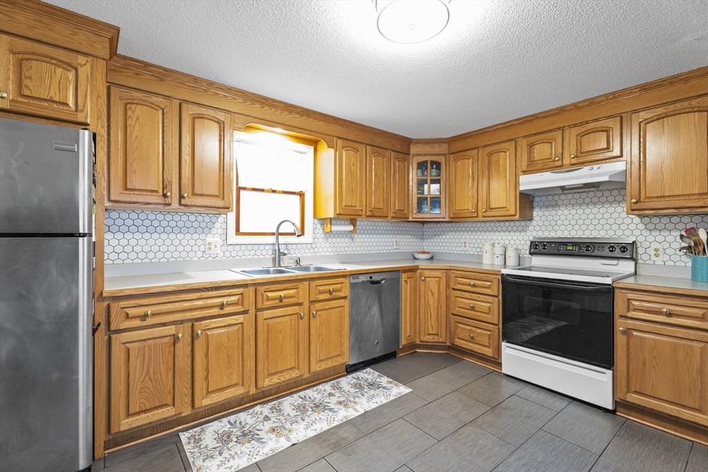 26 Bathrick Road Westminster, MA 01473 - Photo 10 of 35 Gallery Image 10