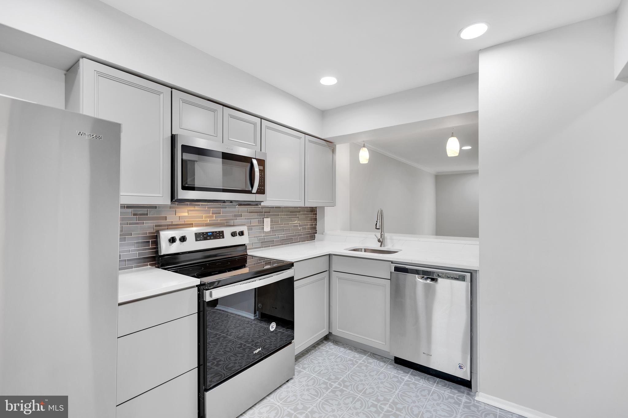 2406 Potterfield Road Baltimore, MD 21244 - Photo 3 of 16