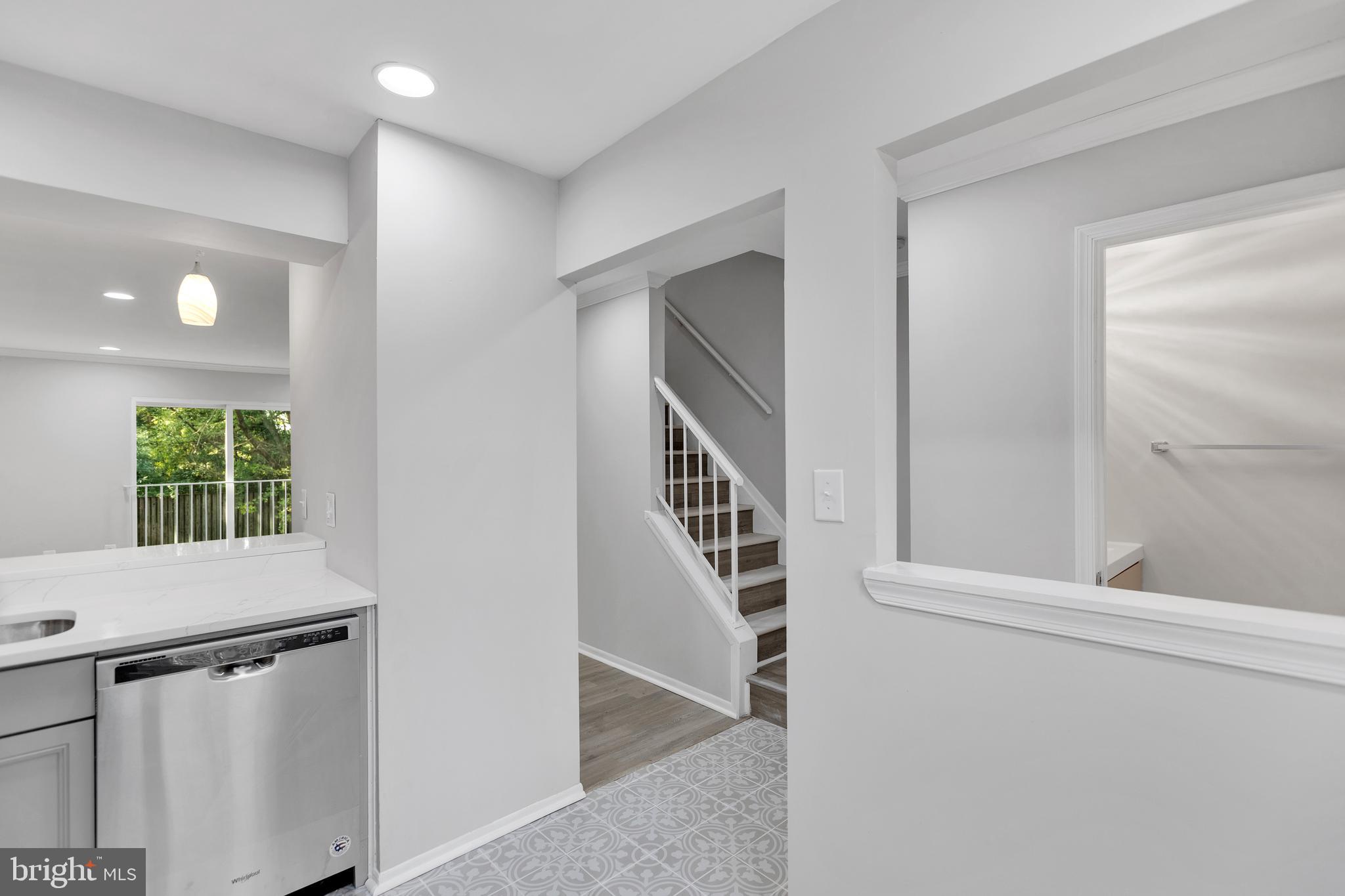 2406 Potterfield Road Baltimore, MD 21244 - Photo 4 of 16