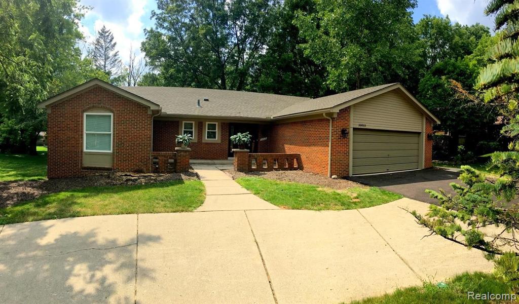 30015 High Valley Road Farmington Hills, MI 48331 - Photo 3 of 25