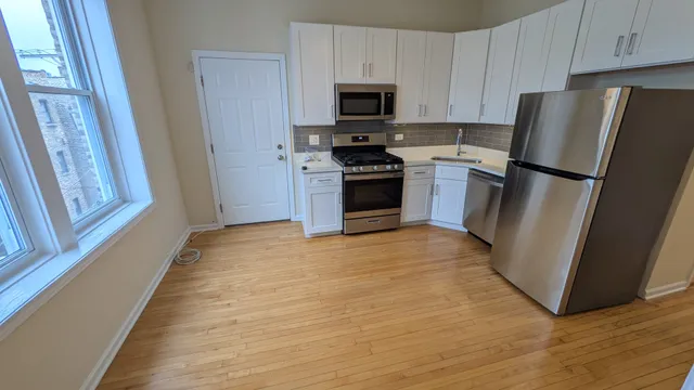 $2,325 | 2322 West Rice Street, Unit 2R, Chicago, IL 60622