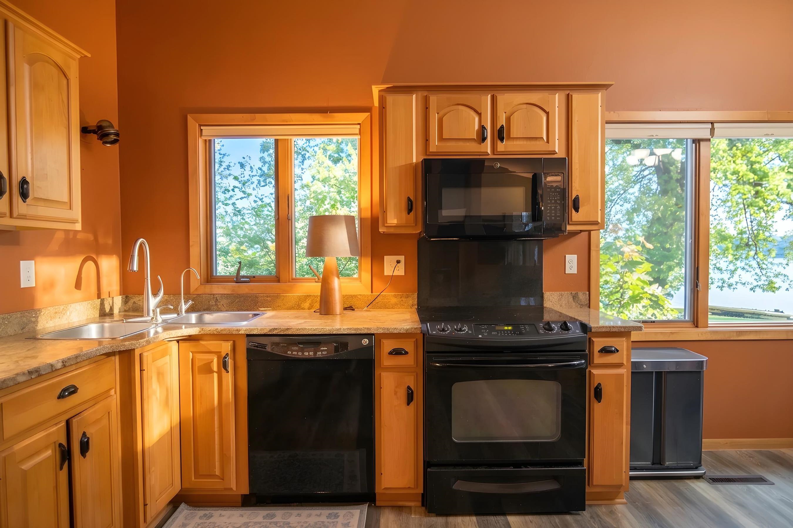 1537 Cove Road Sturgeon Bay, WI 54235 - Photo 5 of 33