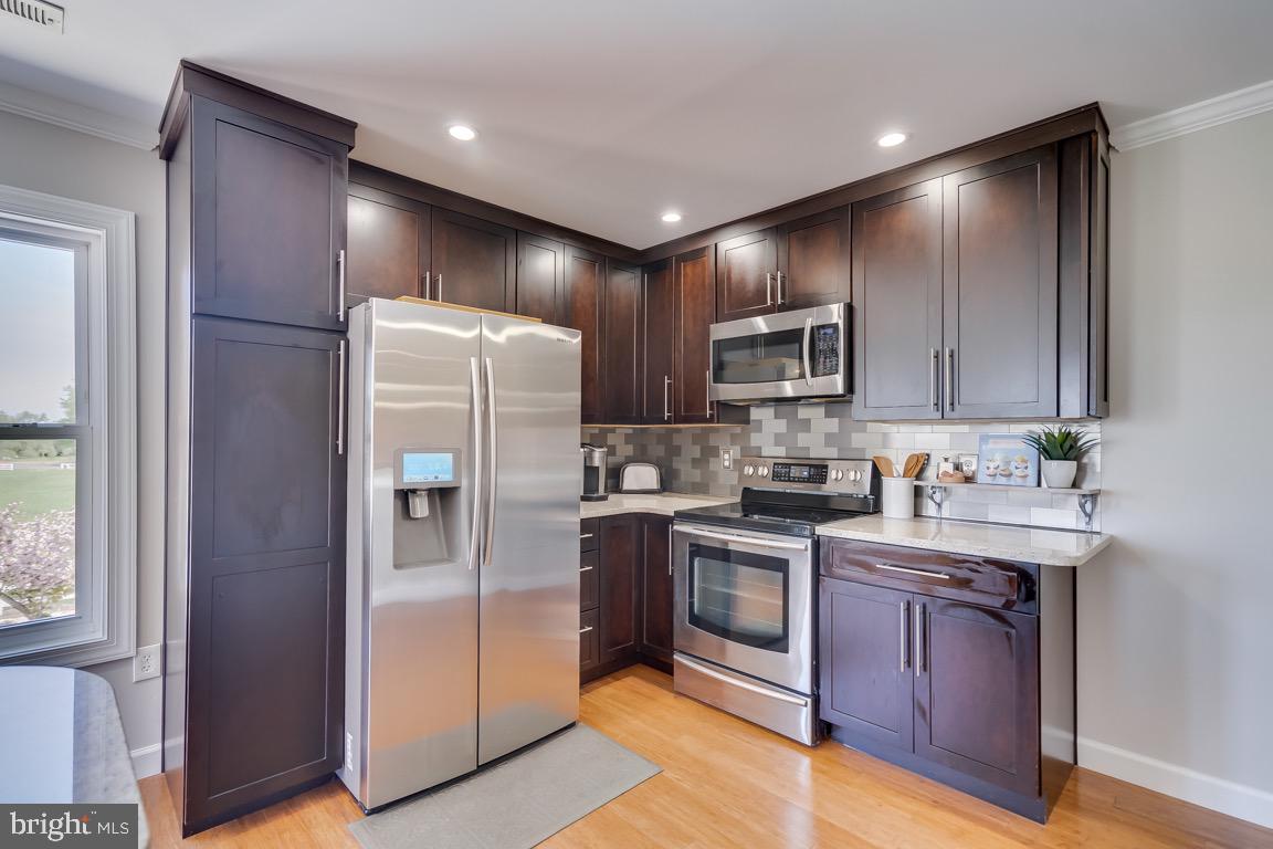 107 Jones Road Chester, MD 21619 - Photo 45 of 64 Apartment kitchen.