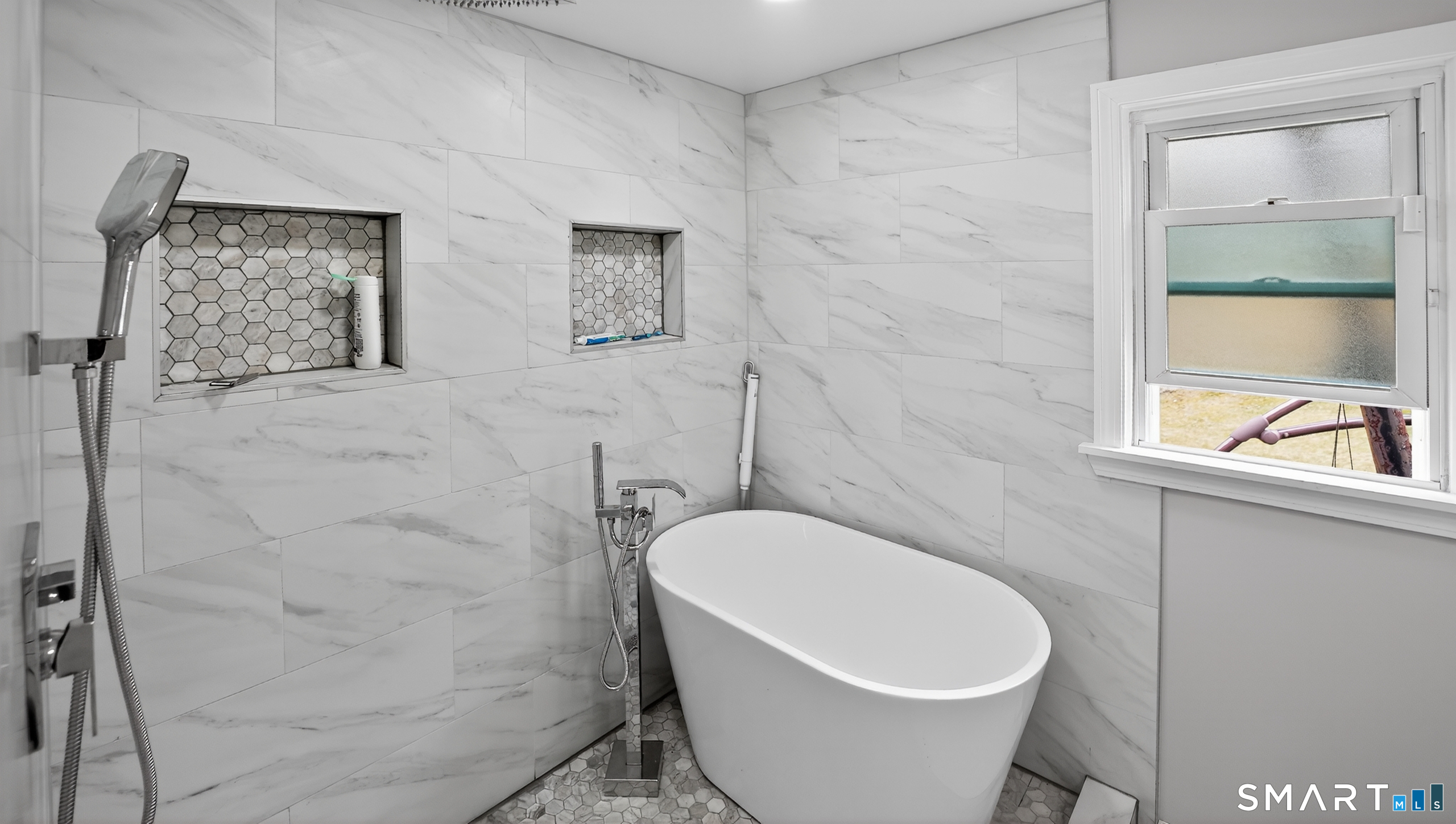 93 Wayland Avenue Waterbury, CT 06708 - Photo 6 of 12