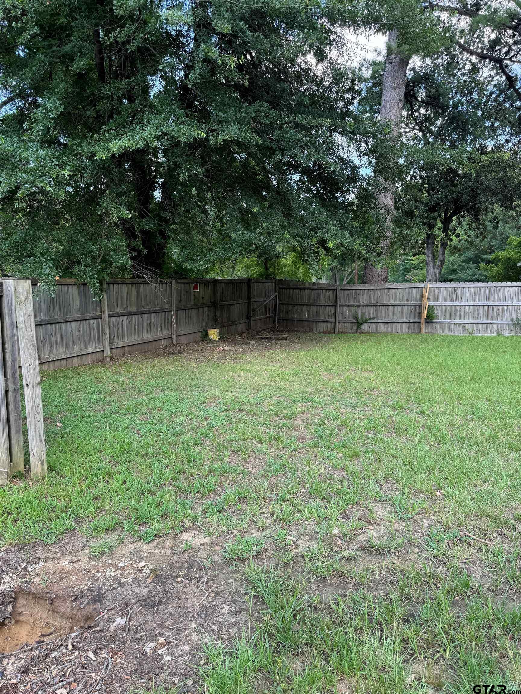 212 East Pirate Street Longview, TX 75604 - Photo 3 of 12