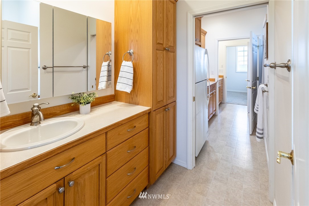 9147 Benson Road Lynden, WA 98264 - Photo 30 of 40 a bathroom with a shower