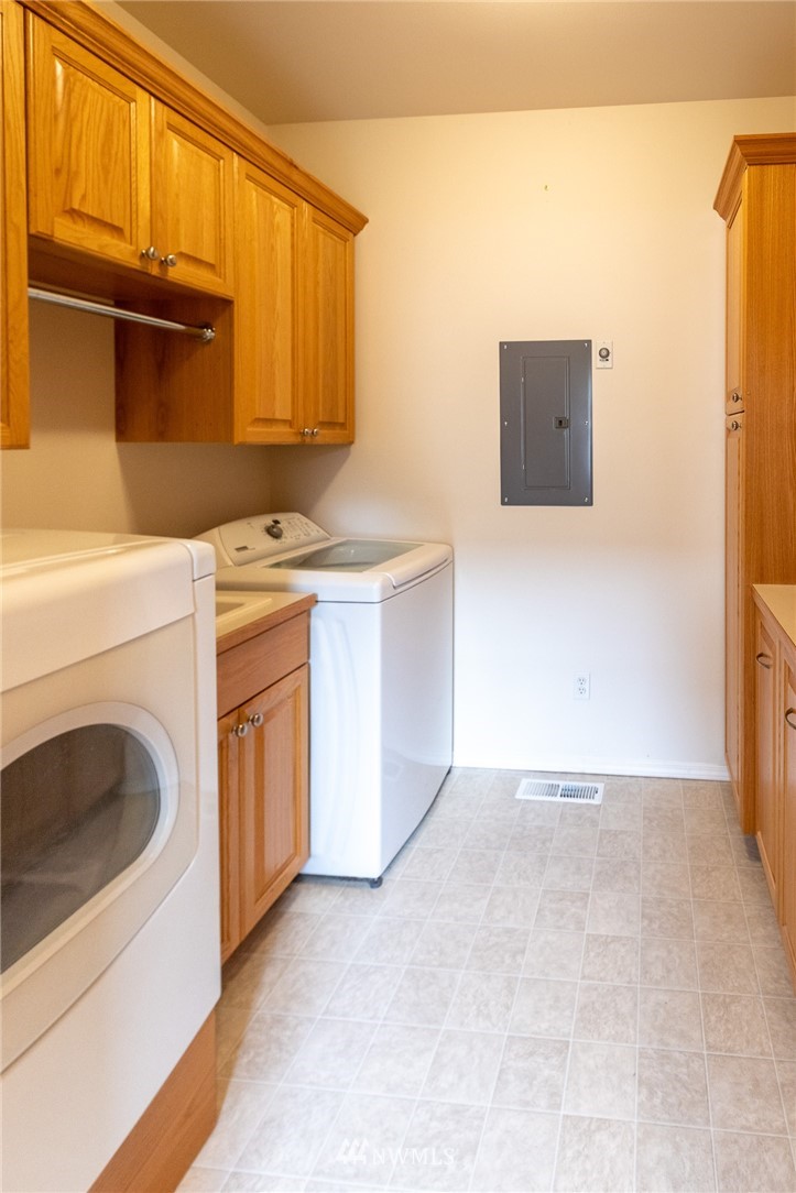 9147 Benson Road Lynden, WA 98264 - Photo 34 of 40 a close view of a sink