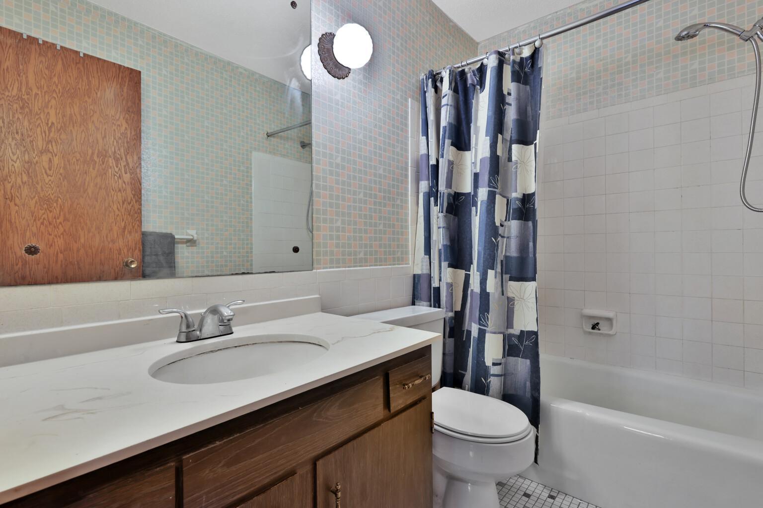 2220 Midland Grove Road, Unit 206 Roseville, MN 55113 - Photo 23 of 33