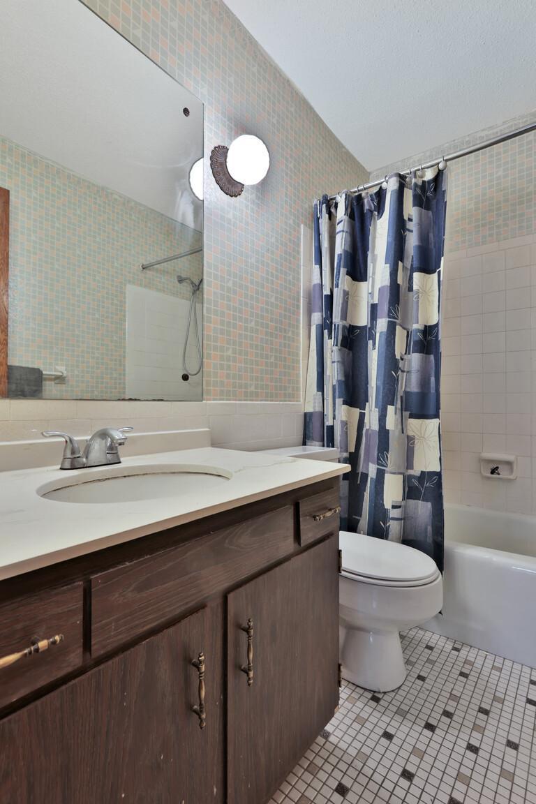 2220 Midland Grove Road, Unit 206 Roseville, MN 55113 - Photo 24 of 33