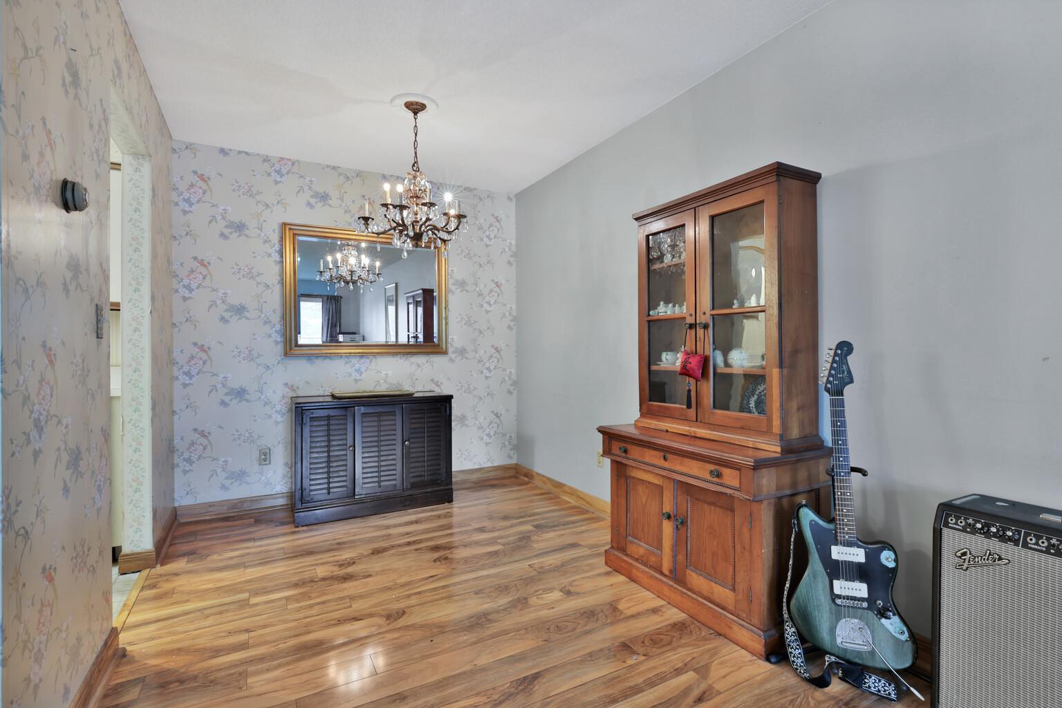 2220 Midland Grove Road, Unit 206 Roseville, MN 55113 - Photo 10 of 33