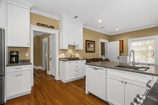 $989,000 | 2731 Park Place, Evanston, IL 60201