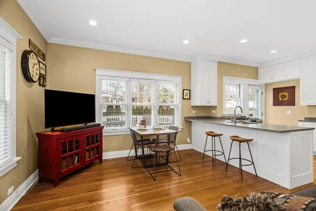 $989,000 | 2731 Park Place, Evanston, IL 60201