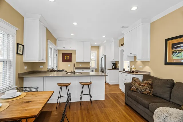 $989,000 | 2731 Park Place, Evanston, IL 60201