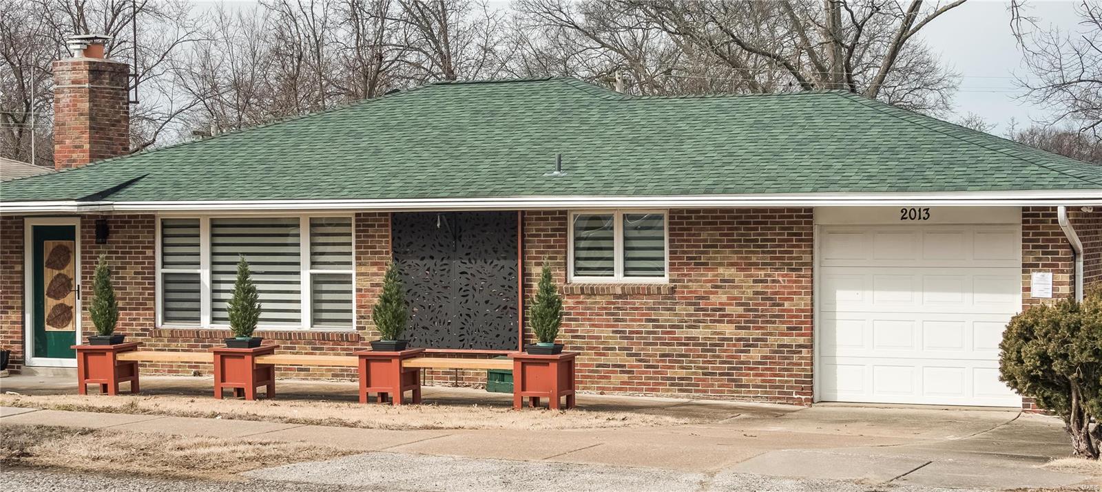 2013 Brown Road Overland, MO 63114 - Photo 1 of 26 Gallery Image 1