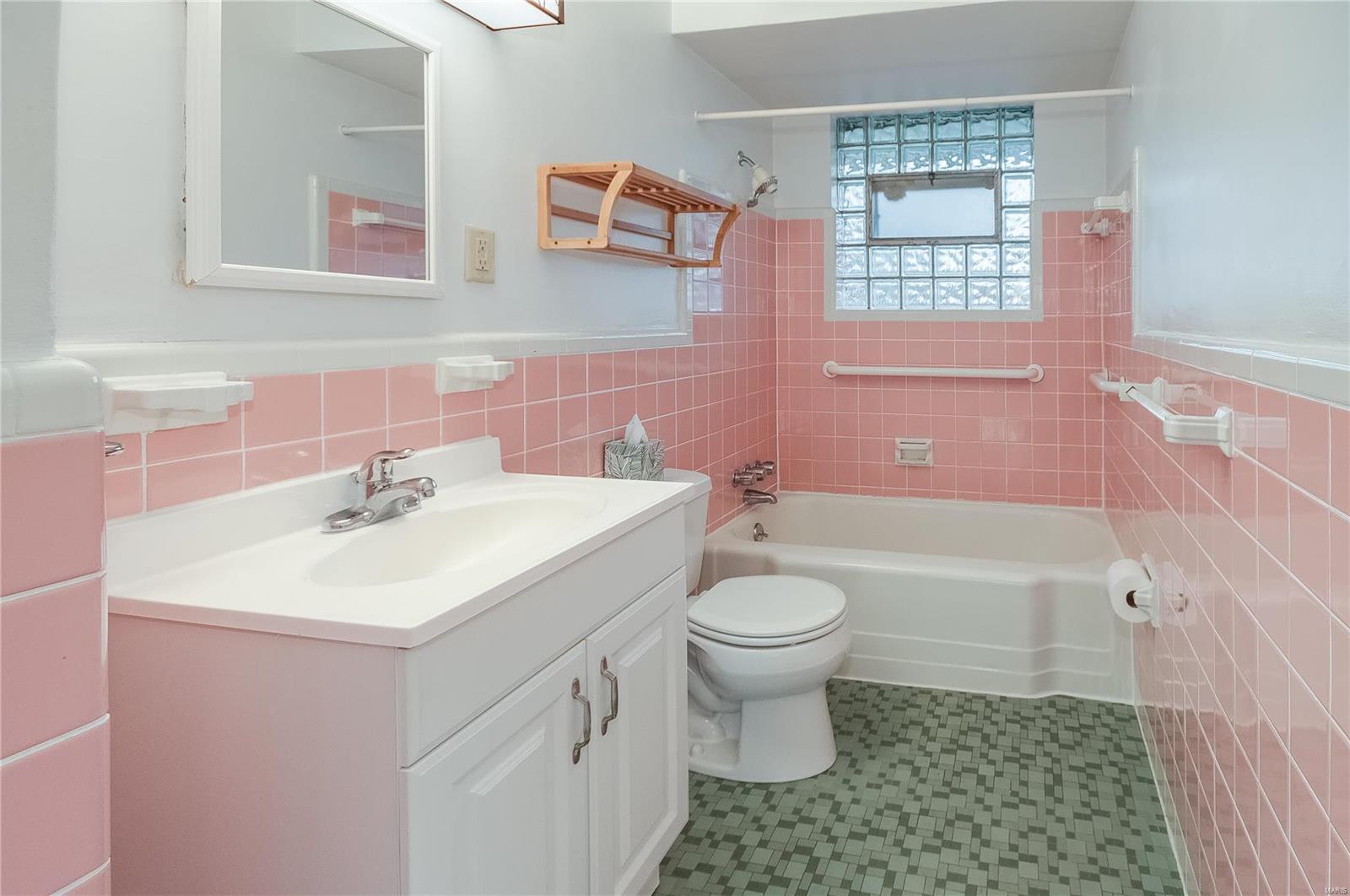 2013 Brown Road Overland, MO 63114 - Photo 11 of 26 Gallery Image 11