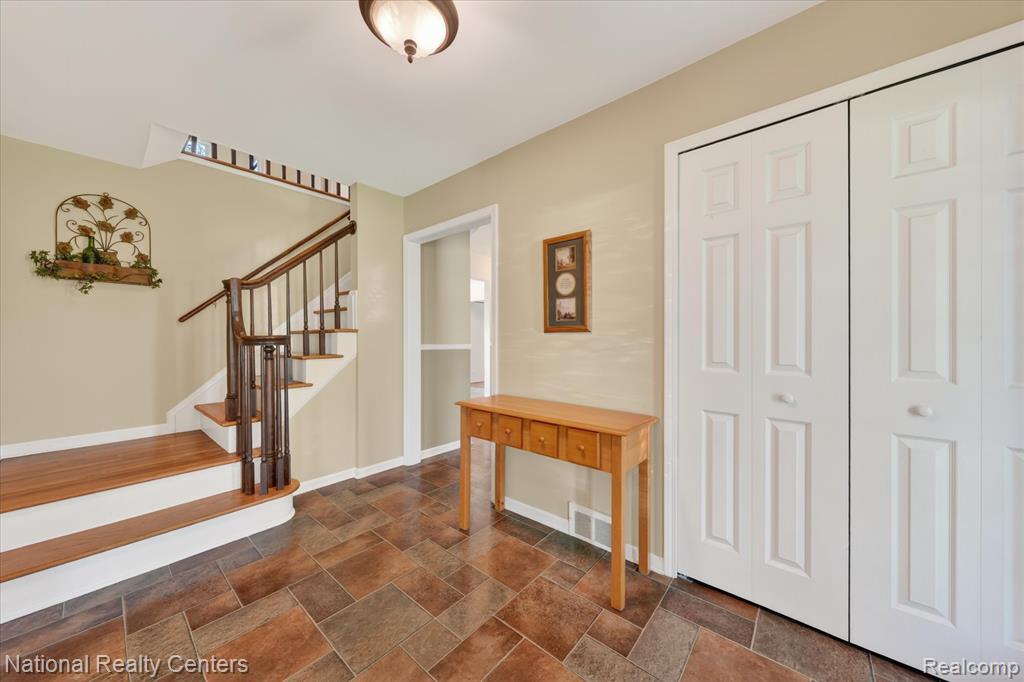 35419 Curtis Road Livonia, MI 48152 - Photo 5 of 53 Gallery Image 5