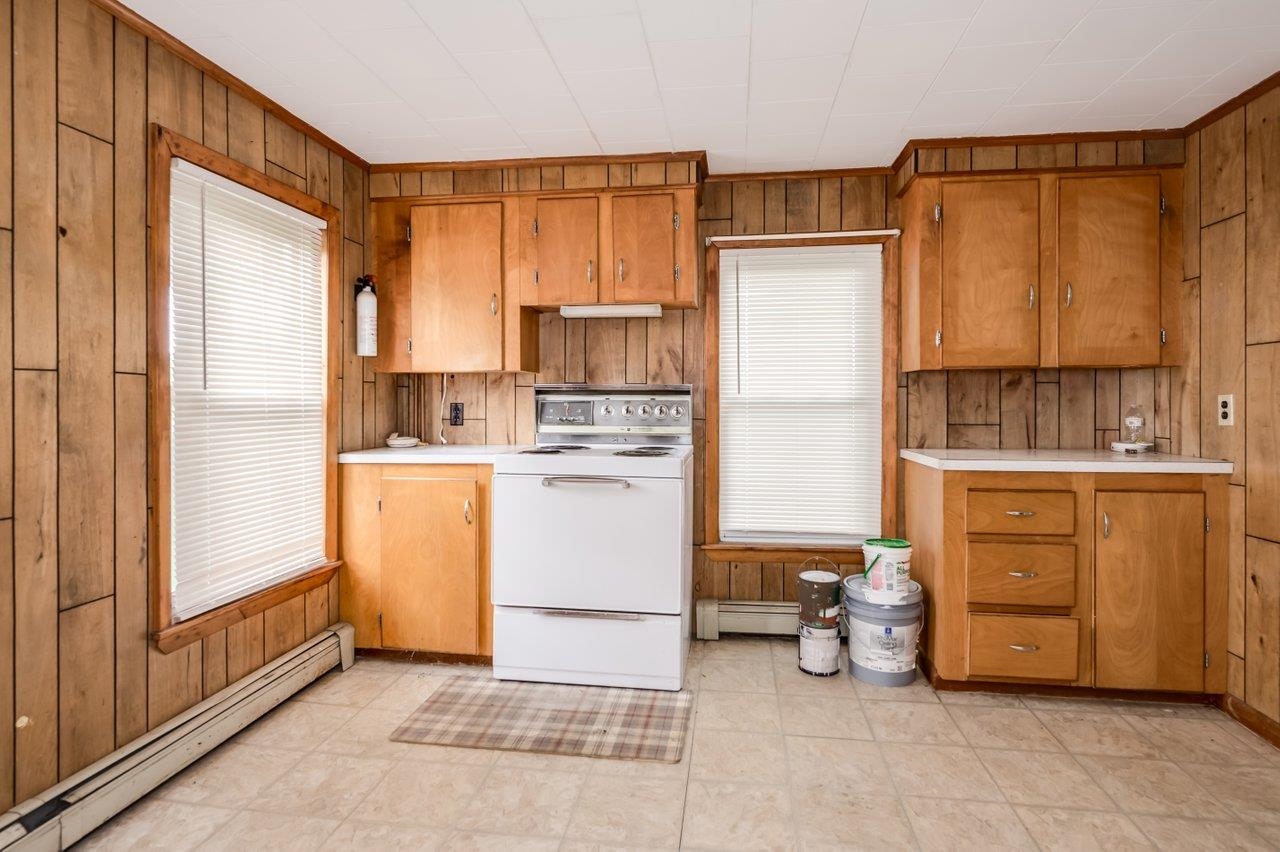 126 Rochester Hill Road Rochester, NH 03867 - Photo 2 of 34