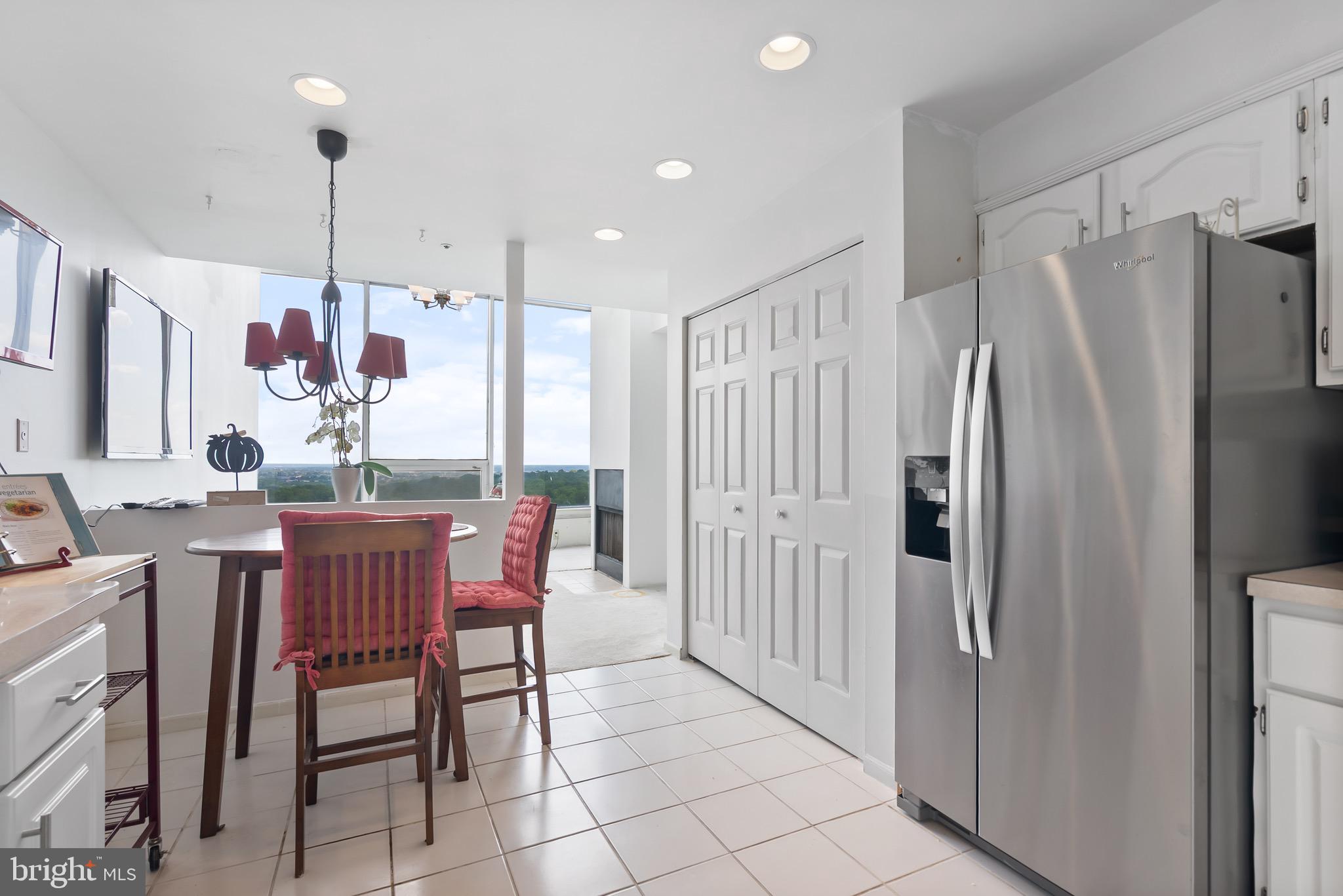 3900 West Ford Road, Unit 23C Philadelphia, PA 19131 - Photo 13 of 28 Modern Kitchen