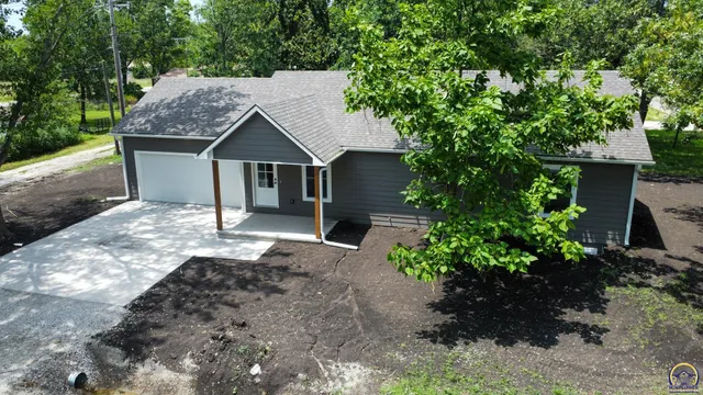 $219,900 | 702 South 8th Street, Burlington, KS 66839