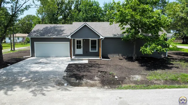 $225,000 | 702 South 8th Street, Burlington, KS 66839