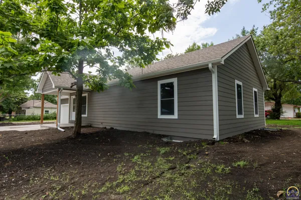 $219,900 | 702 South 8th Street, Burlington, KS 66839