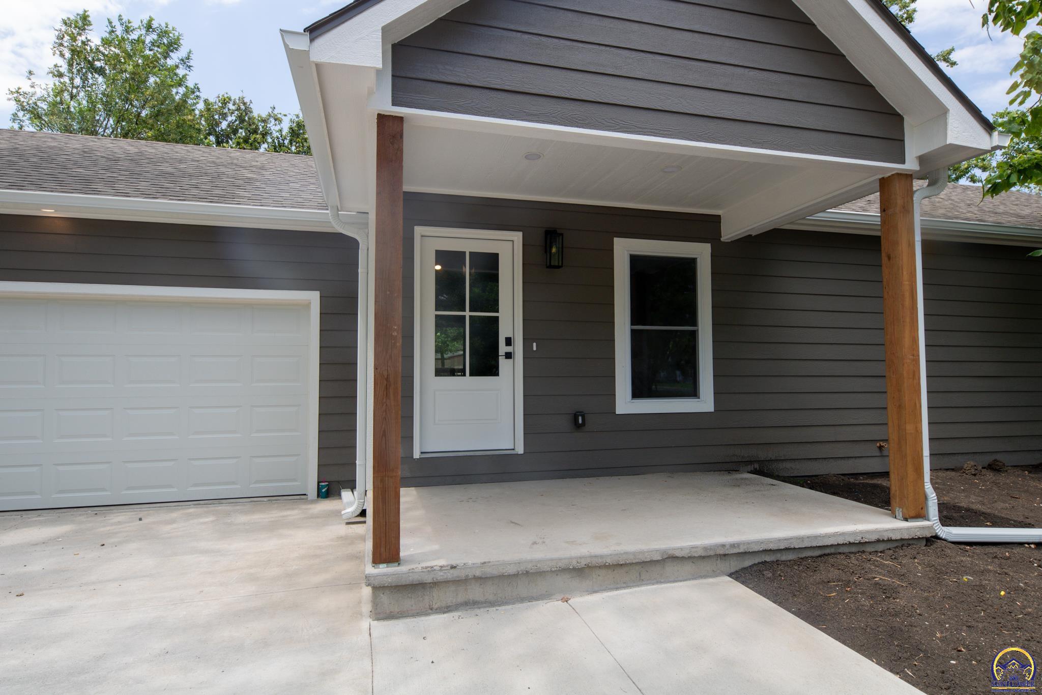 702 South 8th Street Burlington, KS 66839 - Photo 10 of 48