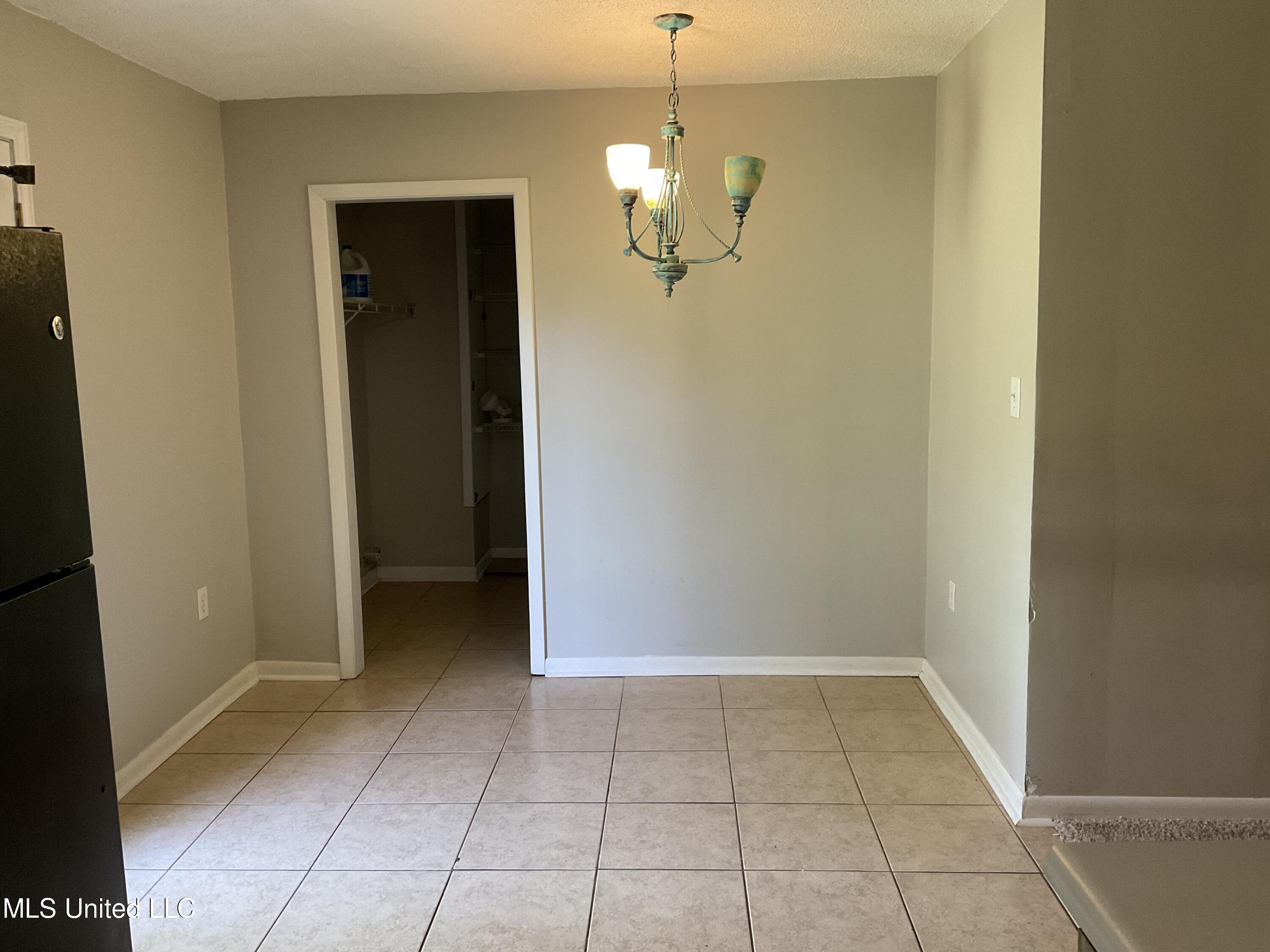 109 McRaven Street Clinton, MS 39056 - Photo 4 of 11 AC1A42C3-903D-469E-8F19-F8B57D5B50A1