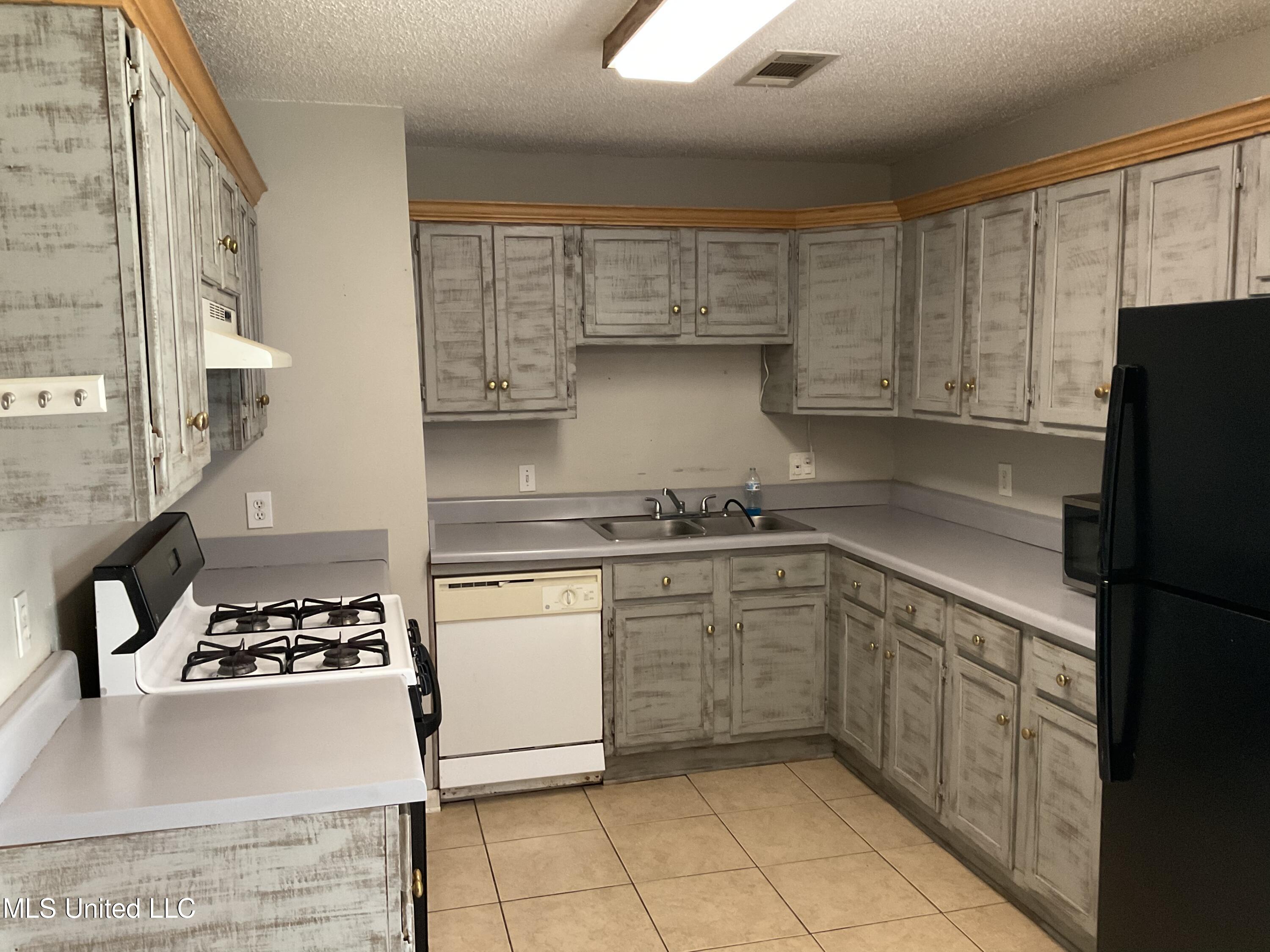 109 McRaven Street Clinton, MS 39056 - Photo 5 of 11 C552567C-77F2-4991-80AD-A0D2DC910727