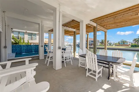 $1,850,000 | 16529 Tampico Way, Jamaica Beach, TX 77554