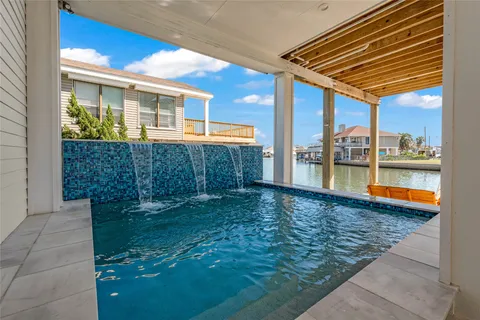 $1,850,000 | 16529 Tampico Way, Jamaica Beach, TX 77554