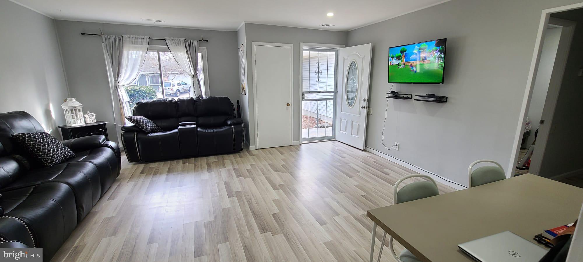 14924 Hydrus Road Silver Spring, MD 20906 - Photo 11 of 41 Gallery Image 11