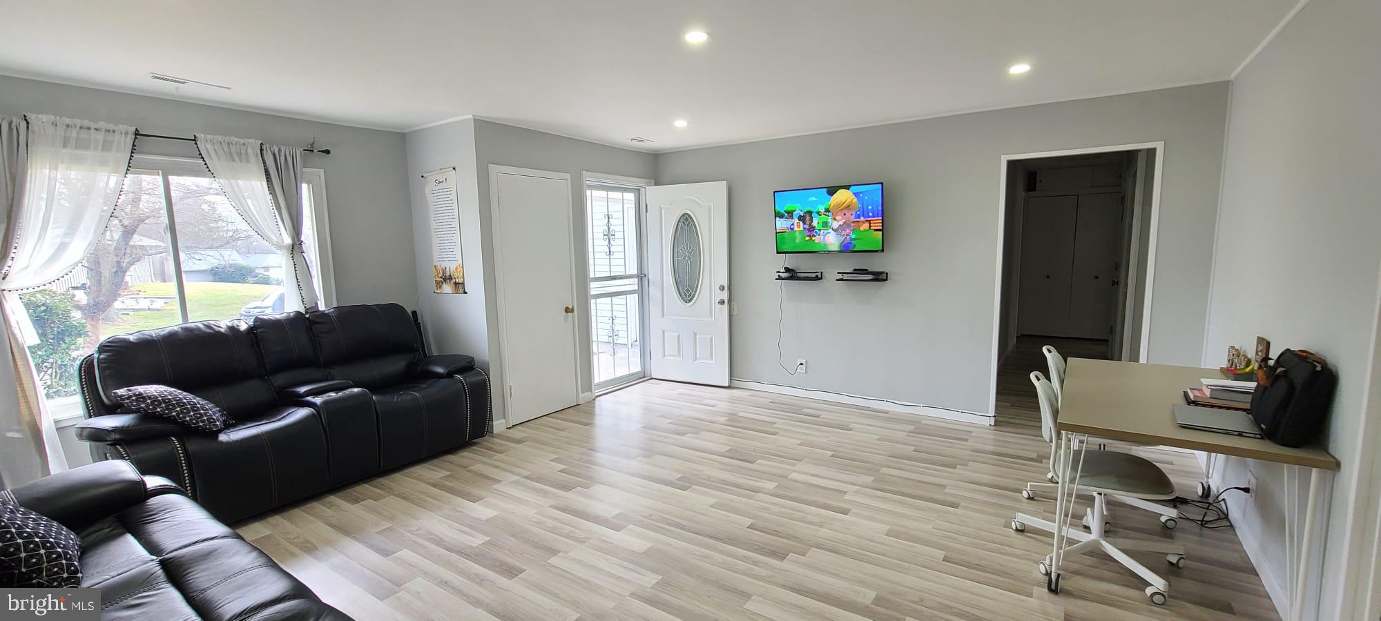 14924 Hydrus Road Silver Spring, MD 20906 - Photo 12 of 41 Gallery Image 12