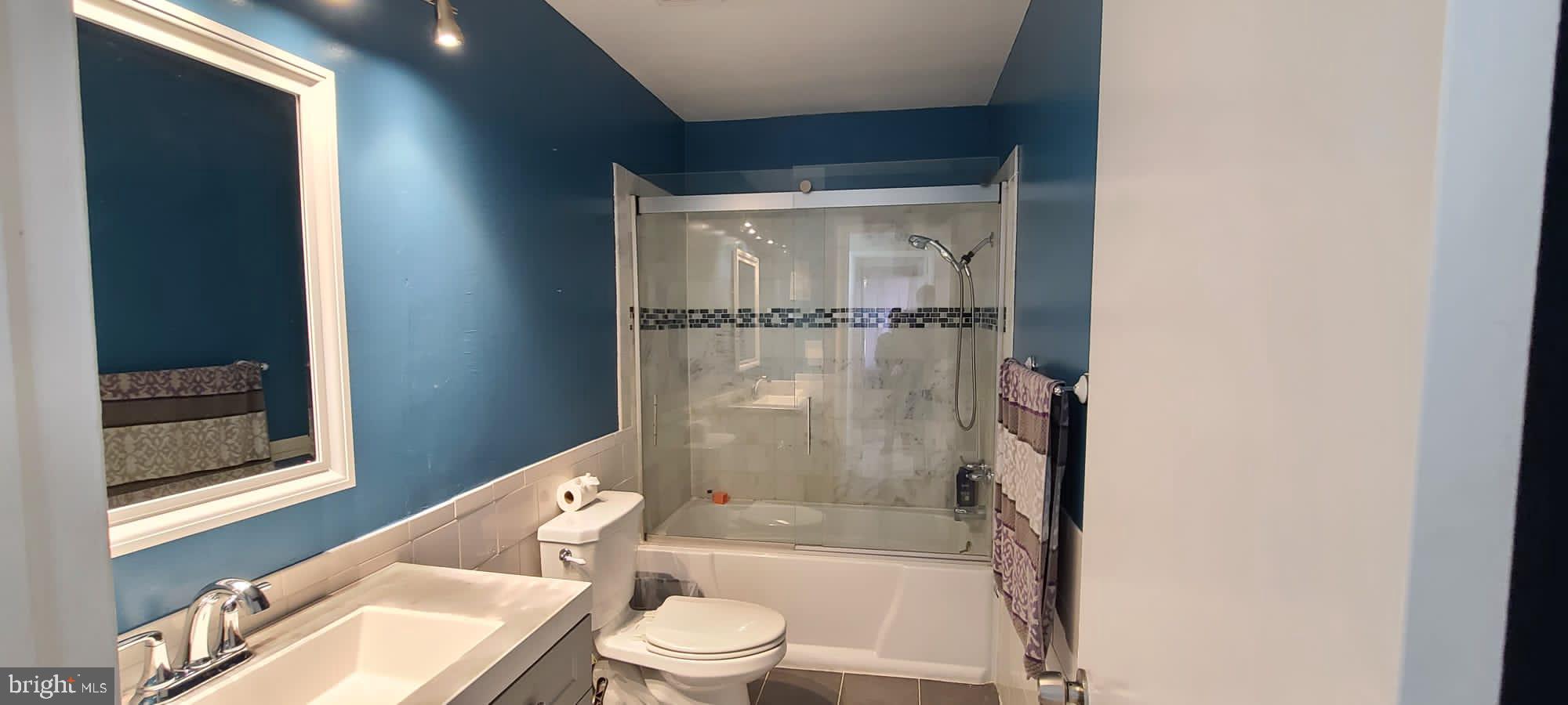 14924 Hydrus Road Silver Spring, MD 20906 - Photo 16 of 41 Full Bathroom