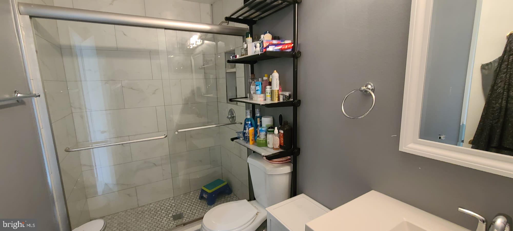 14924 Hydrus Road Silver Spring, MD 20906 - Photo 28 of 41 Master Bathroom