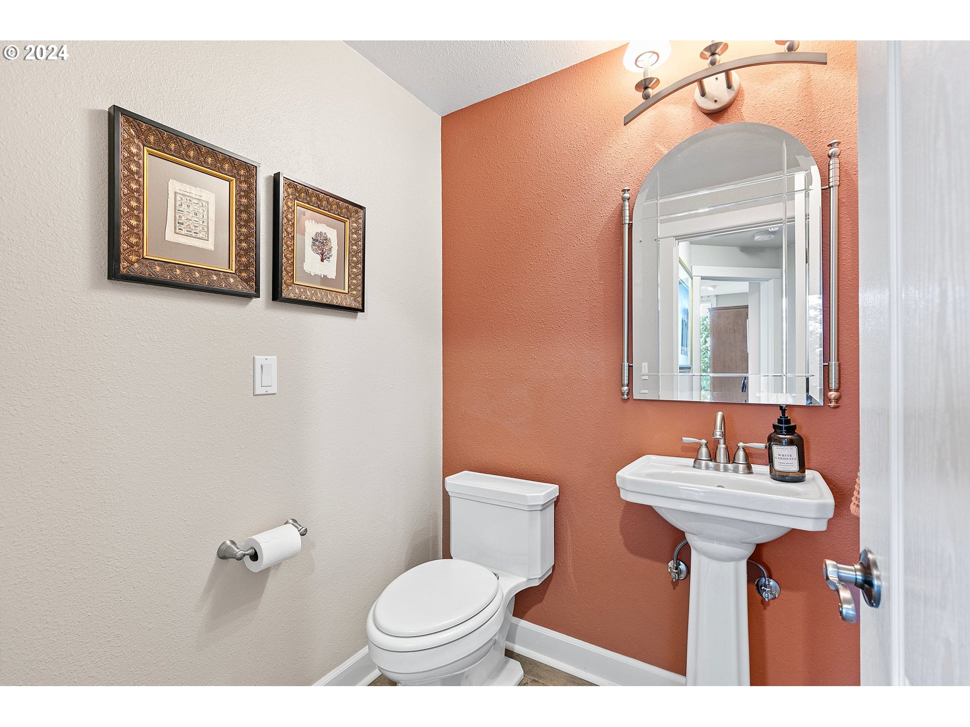 3321 Bentley Avenue Eugene, OR 97405 - Photo 14 of 48 a bathroom with a sink and a mirror