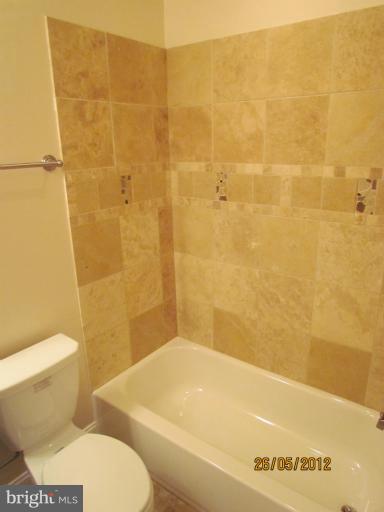 417 Columbia Road Northwest Washington, DC 20001 - Photo 2 of 24 Bath