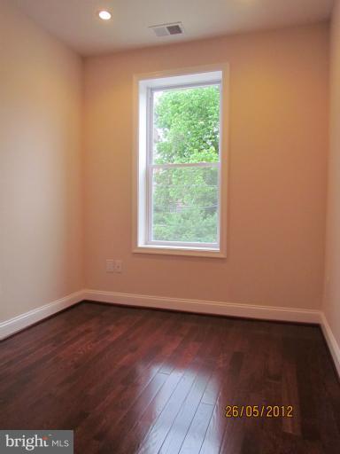 417 Columbia Road Northwest Washington, DC 20001 - Photo 15 of 24 Bedroom