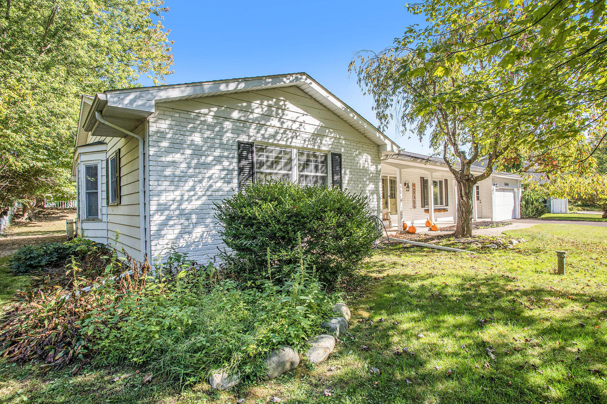 5345 Squires Manor Road Jackson, MI 49201 - Photo 2 of 46 002_5345_squires_manor_rd_jackson_mi_492