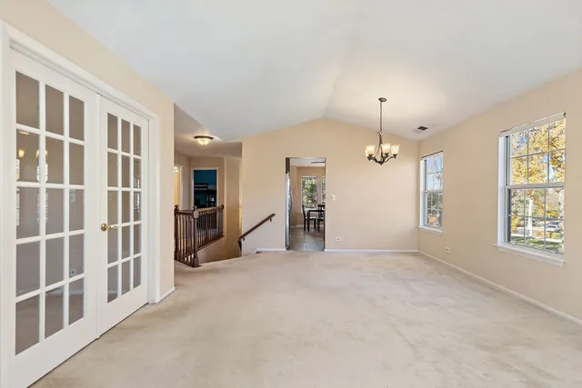 $308,900 | 323 Green Knoll Lane, Unit 323, Streamwood, IL 60107