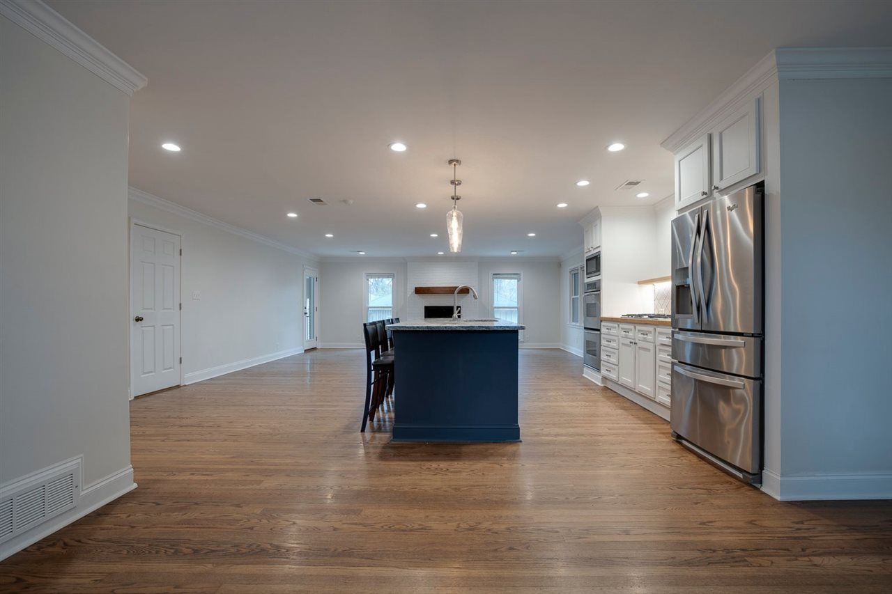 847 South Mendenhall Road Memphis, TN 38117 - Photo 3 of 20
